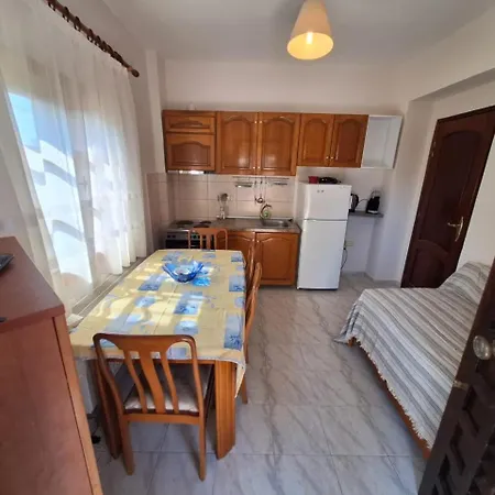 Vangel House Appartement *