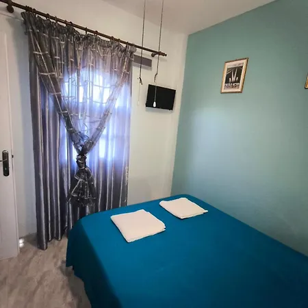 Vangel House Apartament *